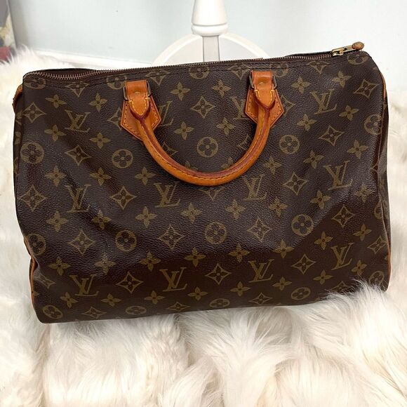 Louis Vuitton Handbags - Louis Vuitton speedy 35